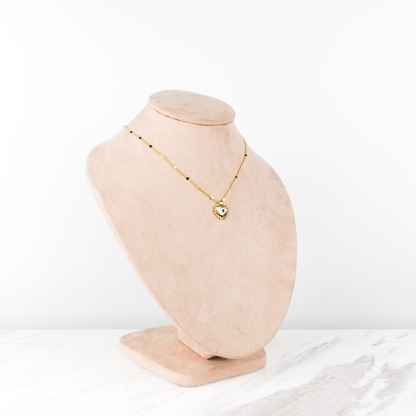 Eye heart neckalce