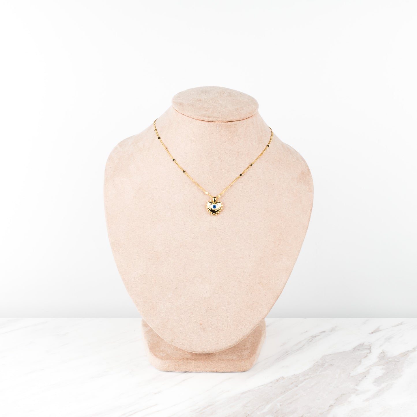 Eye heart neckalce