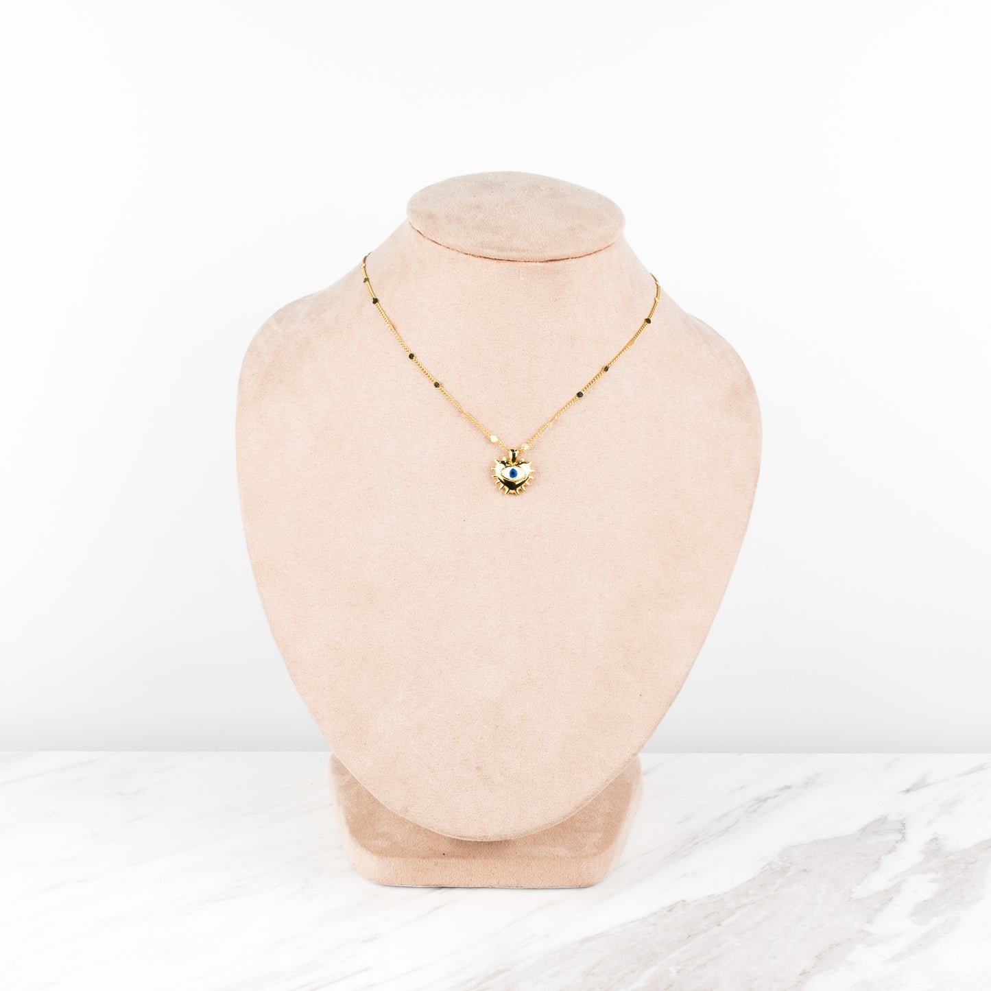 Eye heart neckalce