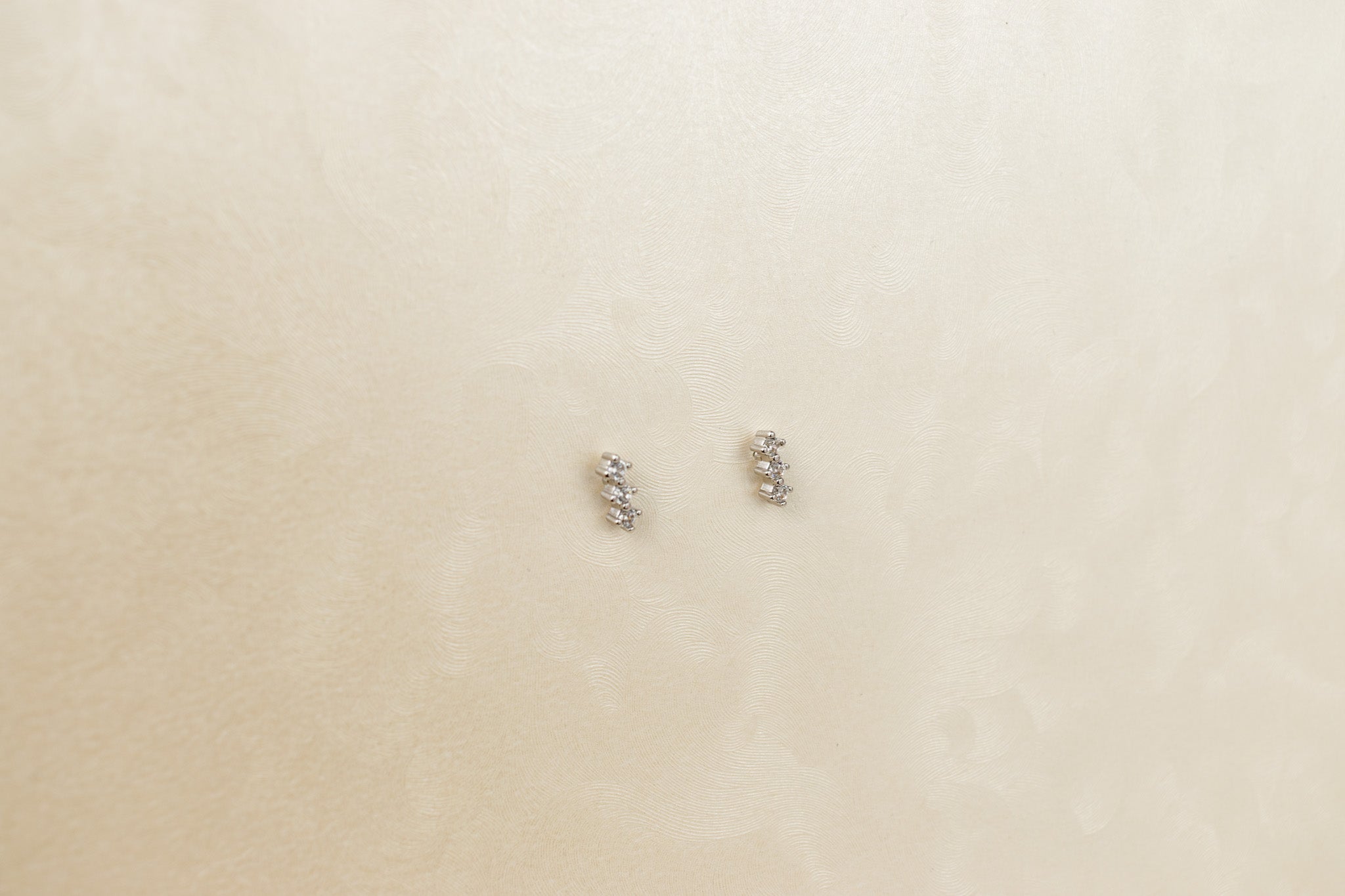 Aretes 3 Rombos de Zirconia Plateado en Chapa de Rodio