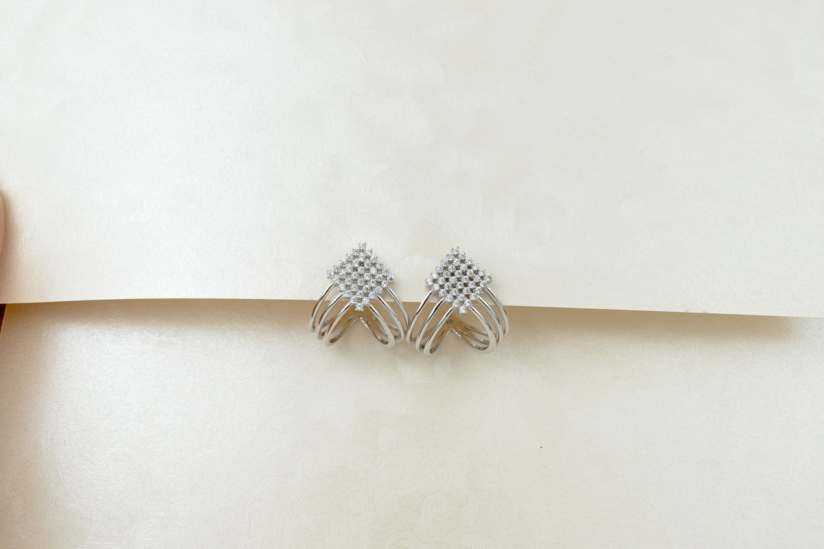 Aretes Dividido en Dos Plateado en Chapa de Rodio