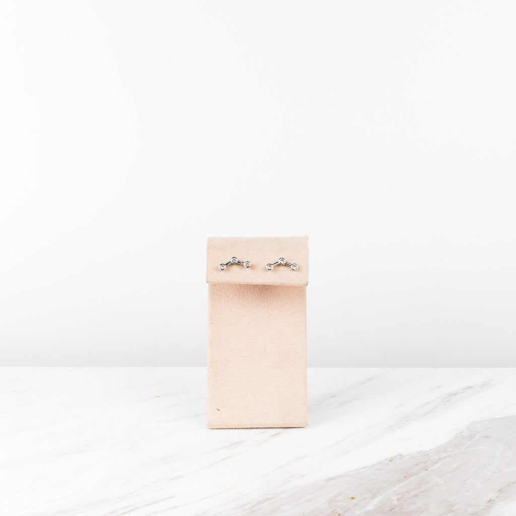 Silver connecting dots