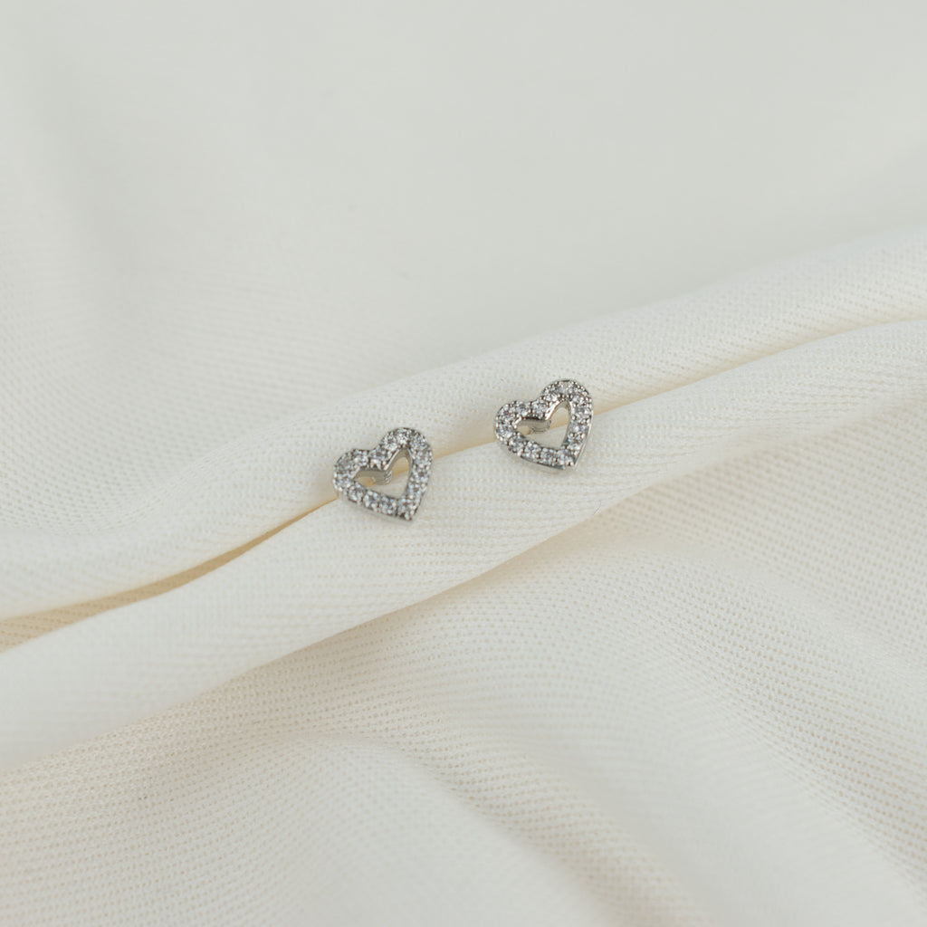 Mini silver zirconia hearts