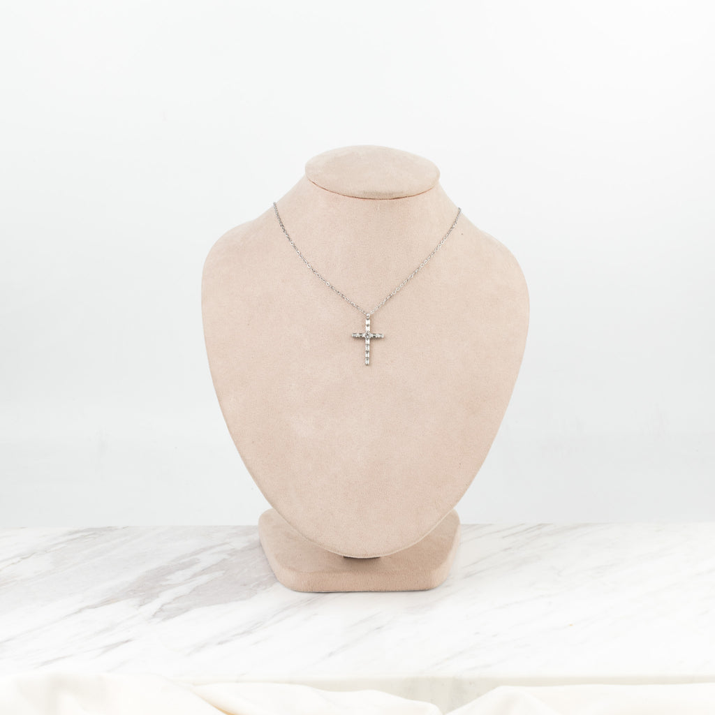 Cruz zirconia plateada mediana