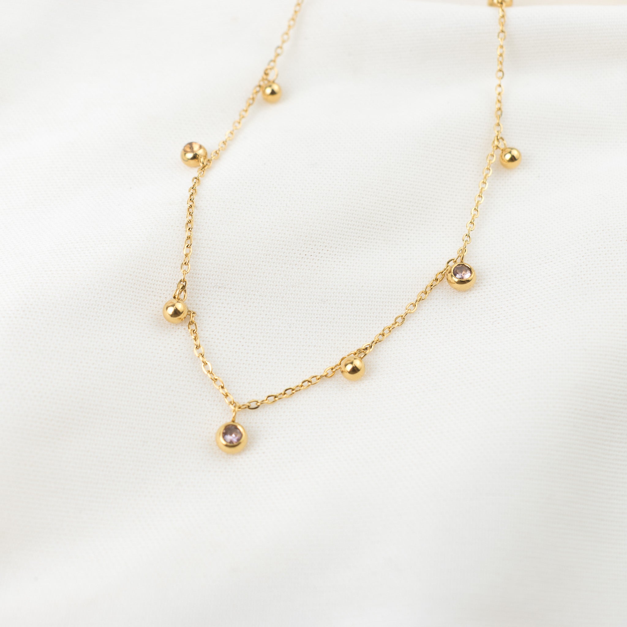 Collar con zirconias rositas