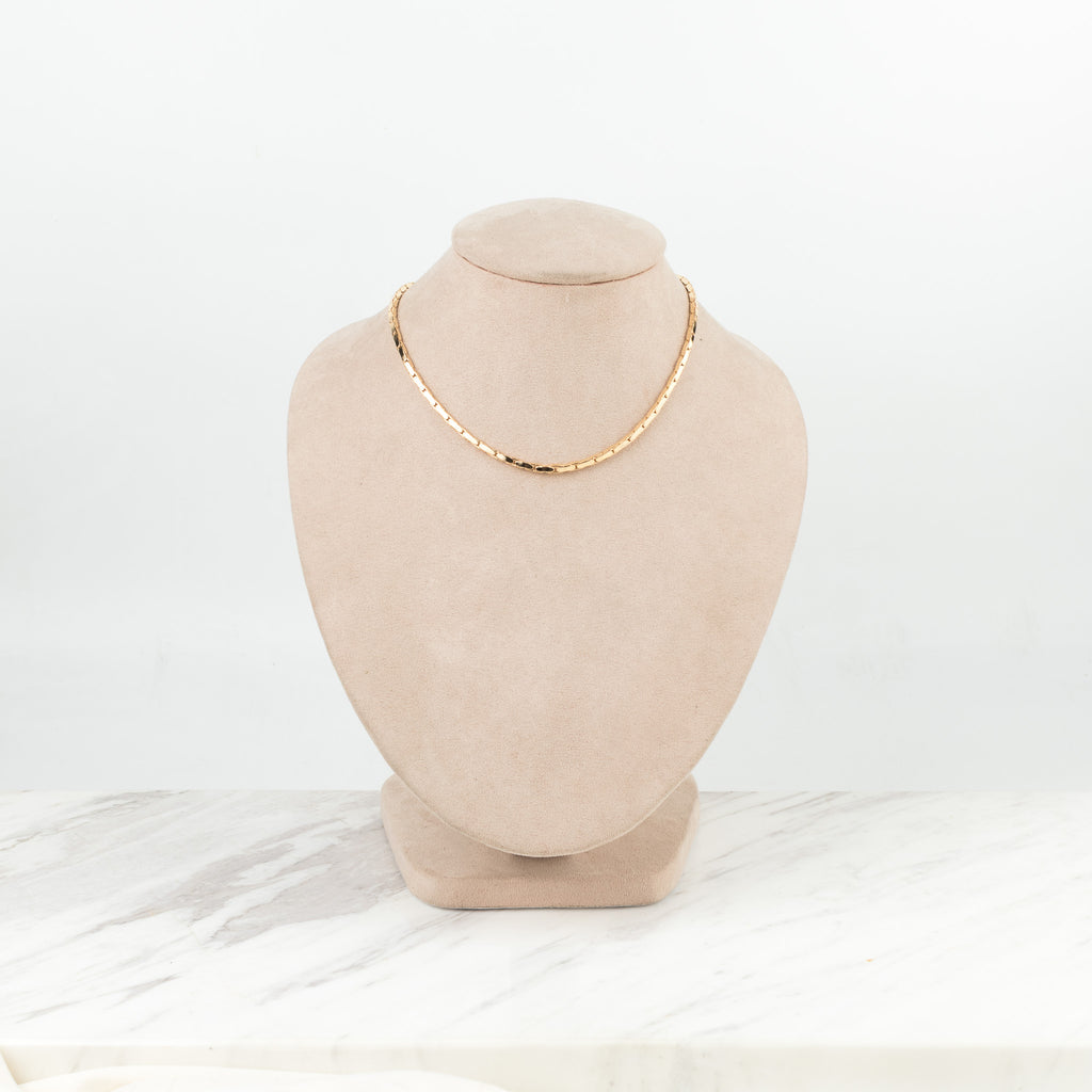 Paloma rectangular collar
