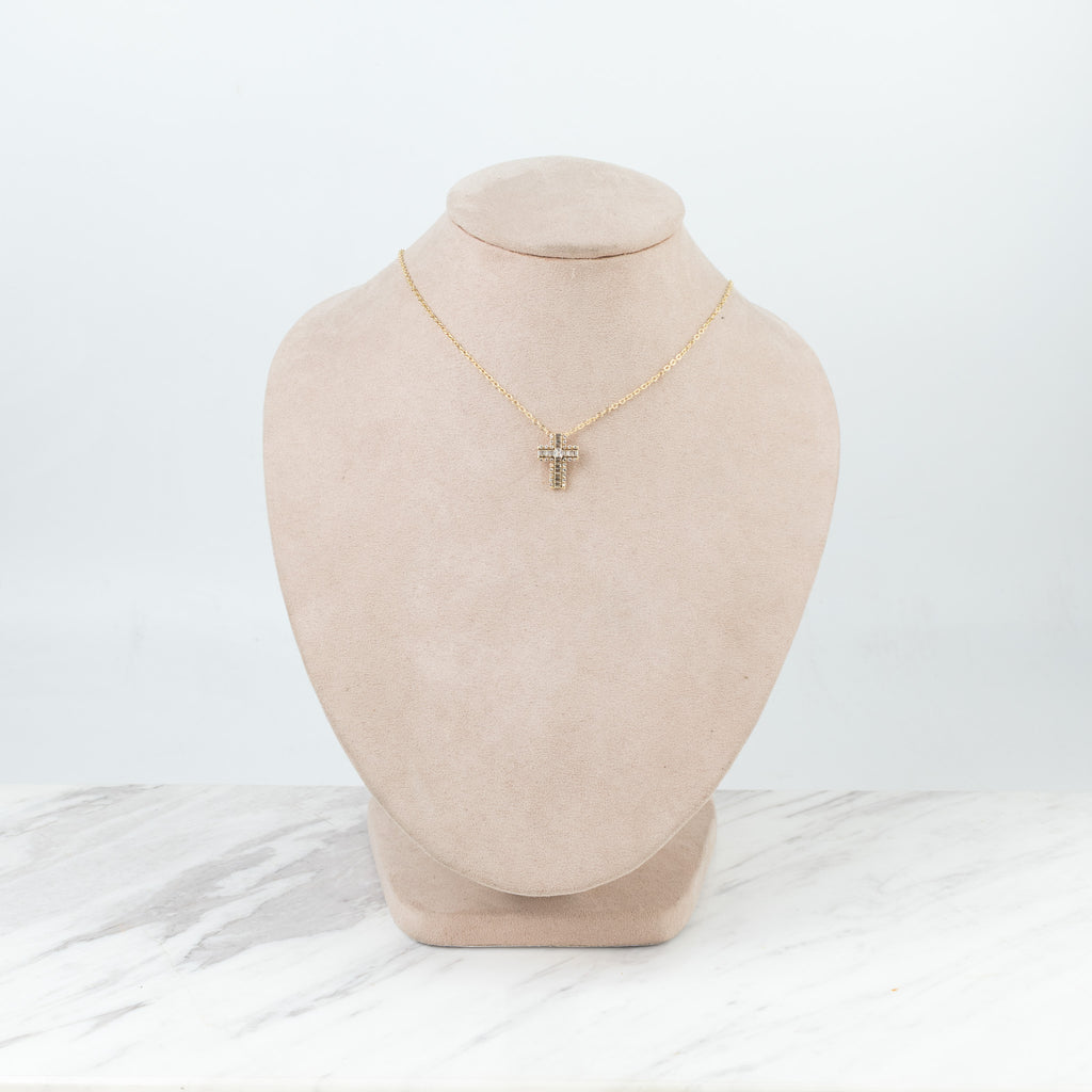 collar de cruz con zirconia