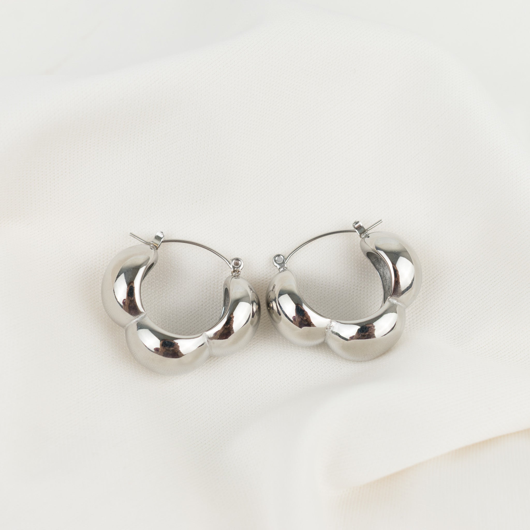 silver 3 oval hoops