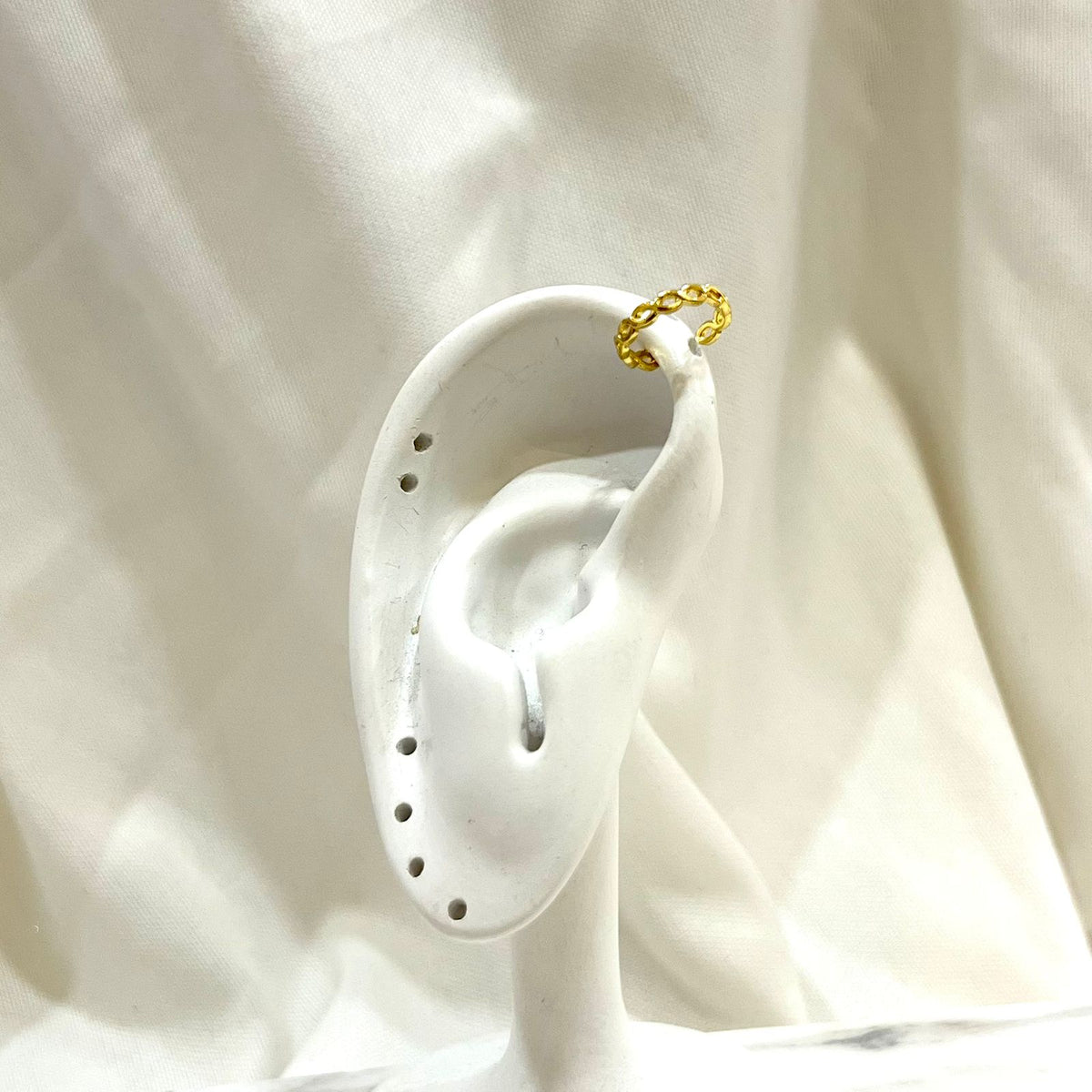 Ear Cuff de Cadena en Chapa de Oro 18k