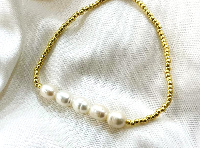 Pulsera 5 Perlas de Río con Bolitas en Chapa de Oro