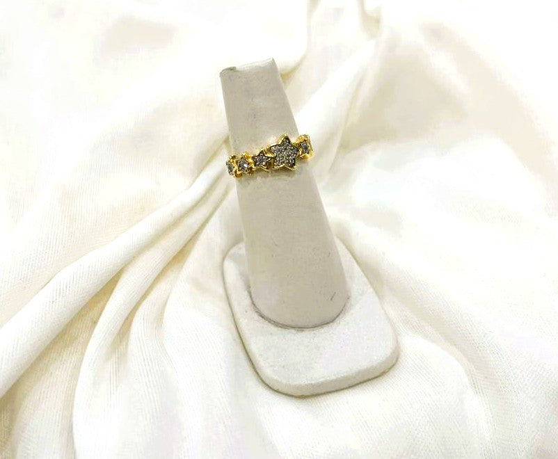 Center star ring